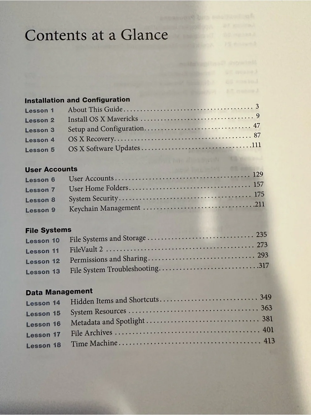 Apple OS X Support Essentials 10.9 Book - Blue Green White Cover